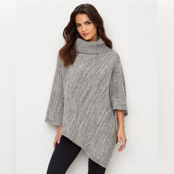 Barefoot Dreams Cozychic Women’s Point Dume Poncho ONE‎ SIZE - Picture 5 of 5